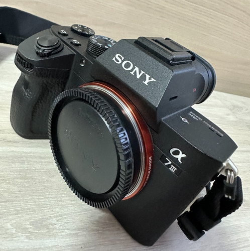 Cámara Sony A7iii, Cuerpo, Como Nueva. Cargador Y 2 Baterias