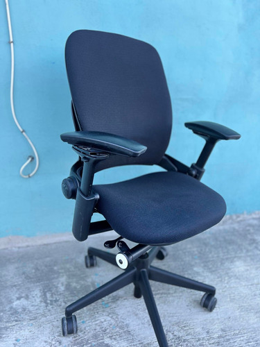 Silla Steelcase  Leap 2 Color Negro Excelentes Condiciones