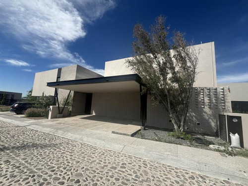 Casa En Condominio En Venta En El Campanario, Querétaro, Querétaro