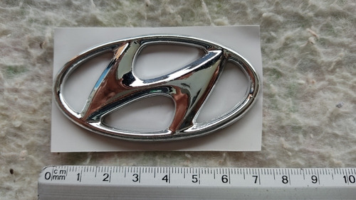 Emblema Trasero Hyundai Accent Maleta 7cm X 3.8cm Foto 5
