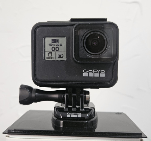 Cámara Gopro Hero7 Black Con Accesorios Y Memoria 16gb