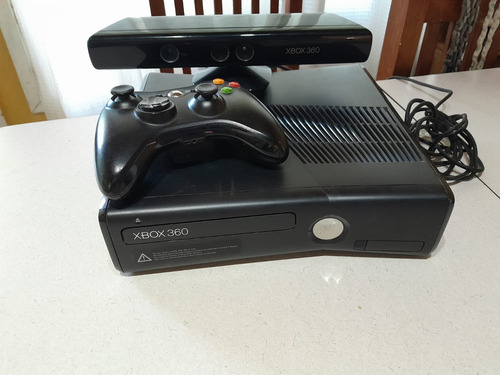 Microsoft Xbox 360 Slim 250gb  Color Glossy Black