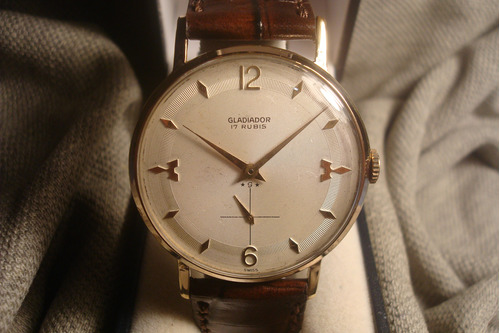 Distinguido Reloj Gladiador Antiguo 1955 Oro Plaque 18k Joya