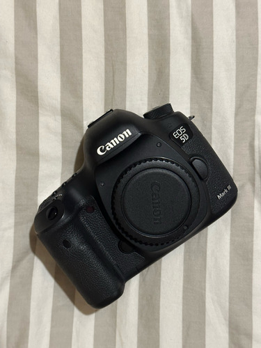  Canon Eos 5d Mark Iii Dslr - 85.000 Disparos