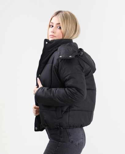 Campera Negra Metalizada Mujer Puffer Invierno Capucha Moda