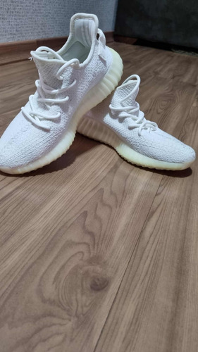 Tênis adidas Yeezy