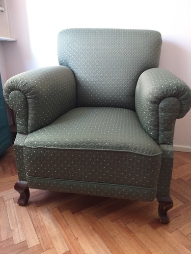 Un Cuerpo Sillon Color Verde Con Puntitos Amarillos 