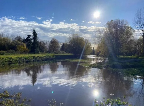 Vendo Lote Con Amarra Barrio Nautico Privado En El Delta Isla Se Llega Unicamente Por Agua 800 Mts ( 20x40 ) Listo Para Construir Puedo Permutar Por Vehiculos