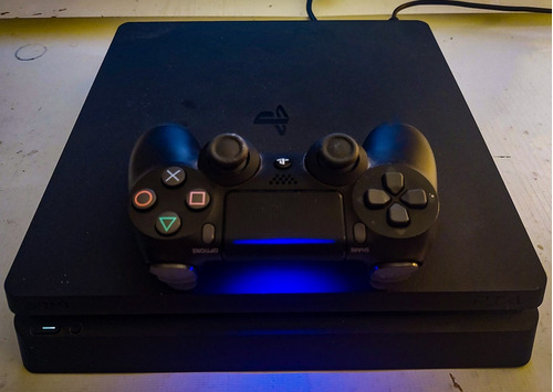 Playstation 4 - Slim - 1 Tb 