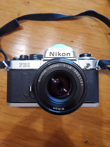Camara Análoga Nikon Fe2 Con Lente 50 Mm