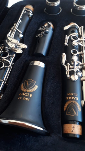 Clarineta Sib 17 Chaves Massa Eagle Fosca Nova Estojo Luxo