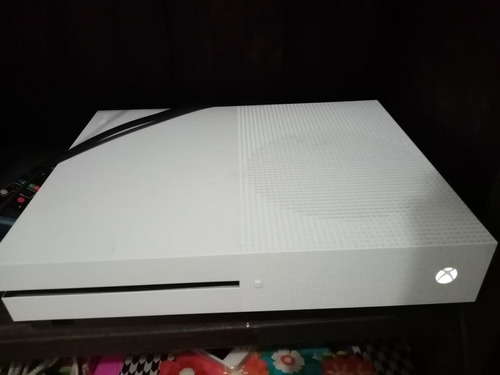 Xbox One 1tb Con Dos Controles Y Algunos Juegos