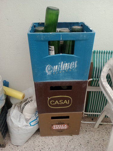 Cajones De Cerveza Con Envases, Tenemos Tres Cajones!!