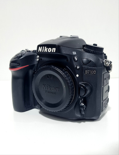 Nikon D7100 