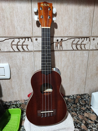 Ukele Kala Soprano De Cedro Macizo 