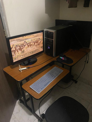 Computador De Mesa, Ryzen 3 3200g, 8gb Ram, 700gb.