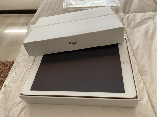 iPad Apple 5a Generación 2017 A1822 9.7  128gb Oro