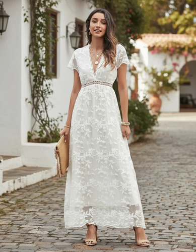 Vestido Largo De Encaje Blanco Para Una Boda Casual En La Pl