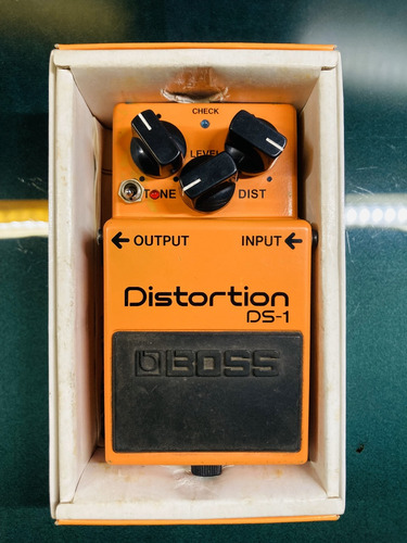 Pedal Distortion Ds-1, Boss + Upgrade By R. Keeley. Usado.