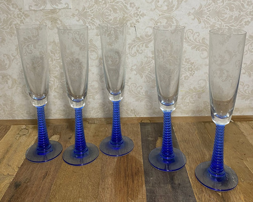 Taças Azuis Para Vinho E Água Em Cristal