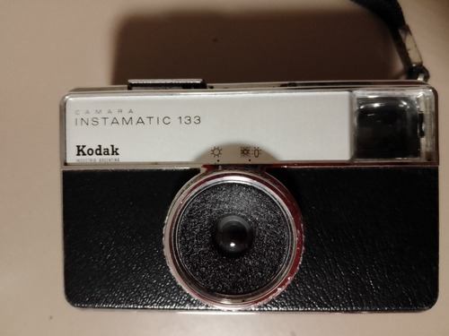 Antigua Cámara Fotográfica Kodak Instamatic 133 Con Estuche