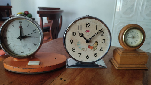 Antiguo Lote 3 Reloj Mesa De Cuerda 