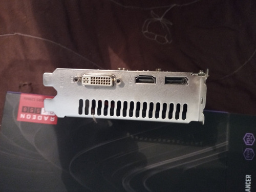 Placa De Vídeo Rx 550 4gb( Com Defeito)