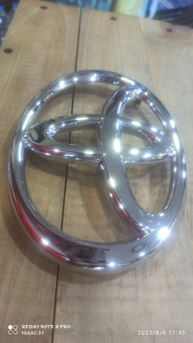 Emblema Radiador Toyota Hilux, Fortuner, Corolla 75311-0k050 Foto 6