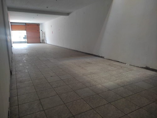 Alquiler De Local Amplio - Imagen 4