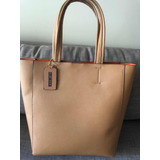 Cartera Jackie Smith Patti Modelo Tote Bag Camel. Usada