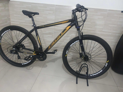 Bike/bicicleta First Aro 29 + Capacete + Suporte + Cadeado