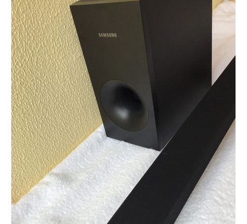 Soundbar Barra D Som Samsung Hw-k360 Preta 110/220v Poucouso