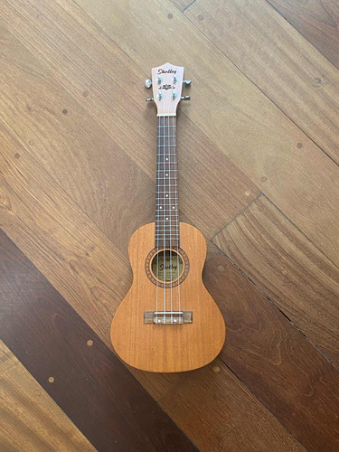 Ukulele Acústico Shelby Marrom Su-23m