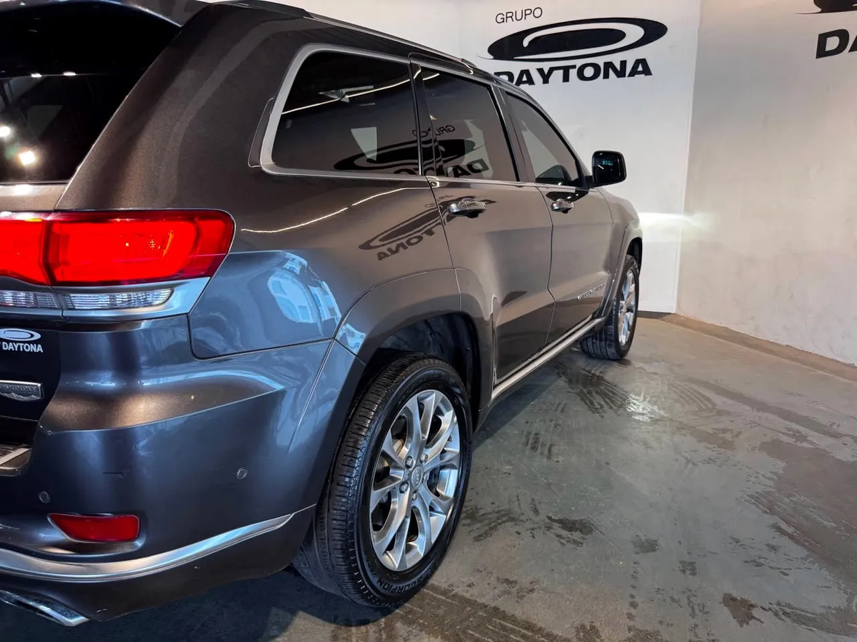 Jeep Grand Cherokee 2019 Gallery 23