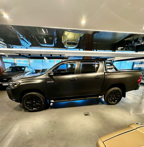 Toyota Hilux 2.8 Cd Srx 177cv 4x4 At 