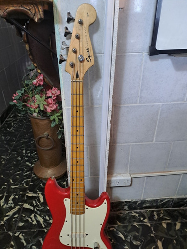 Bajo Eléctrico Fender Squier Affinity Bronco Bass