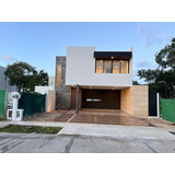 Casa En Venta  Parque Natura   Merida