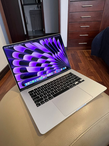 Macbook Air 15 Pulgadas Chip M2. Garantía Vigente Como Nuevo