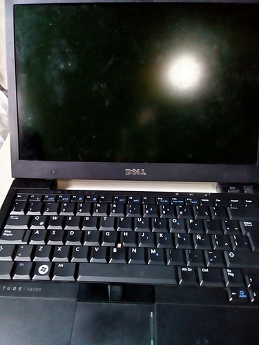 Dell Latitude E4300 P/repuesto (pantalla Rota Y Faltantes)