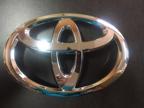 Emblema Parrilla Toyota Fortuner 2012 - 2013 - 2015 - 2017 Foto 6