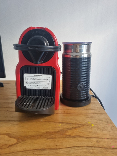 Nespresso Inissia + Espumador Aeroccino 3