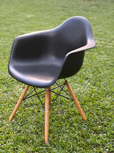 Sillón Eames Negro