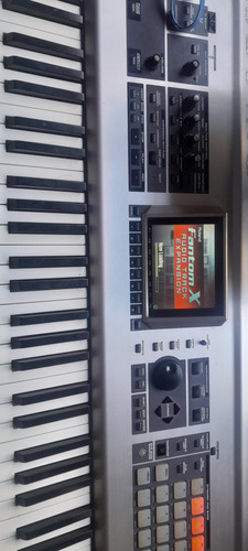 Roland Fantom X8