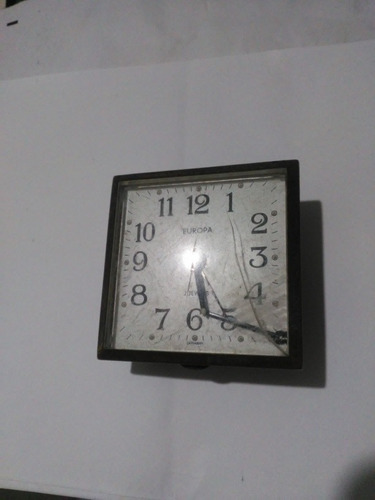 Reloj Europa Usado A Reparar No Funciona Con Detalle Vidrio.