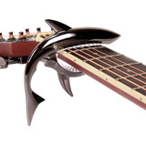 Cejilla De Guitarra Jinwee Shark Pretty Cool Para Aire Eléct