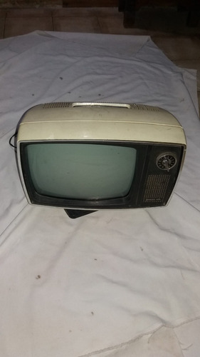 Antiguo Televisor En Blanco Y Negro