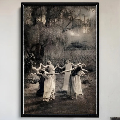 Cuadro Círculo De Brujas Fotografía Antigua Marco Madera Color Brujas Bailando Armazón Negro | Meses sin interés