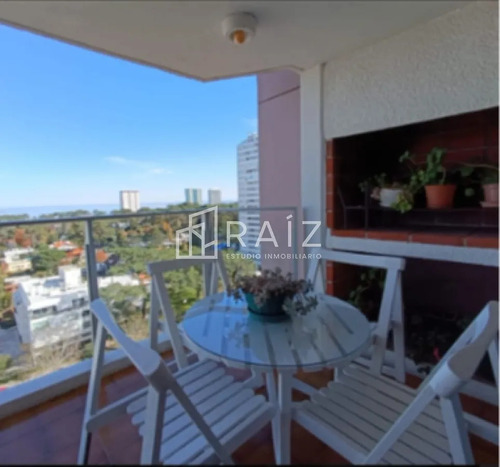 Vende Apartamento De 2 Dormitorios En Roosevelt Punta Del Este, Con Balcon.