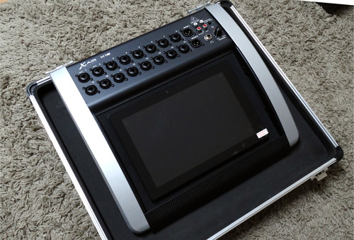 Mesa Digital Behringer Xair X-18 Com Hard Case E Tablet Tang