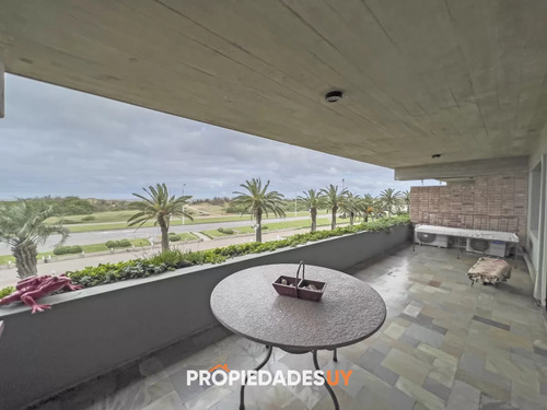En Venta, Departamento En Primera Linea De Playa Brava - Imagen 3